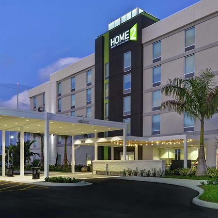 Home2 Suites By Hilton West Palm Beach Airport Cloud Lake Экстерьер фото