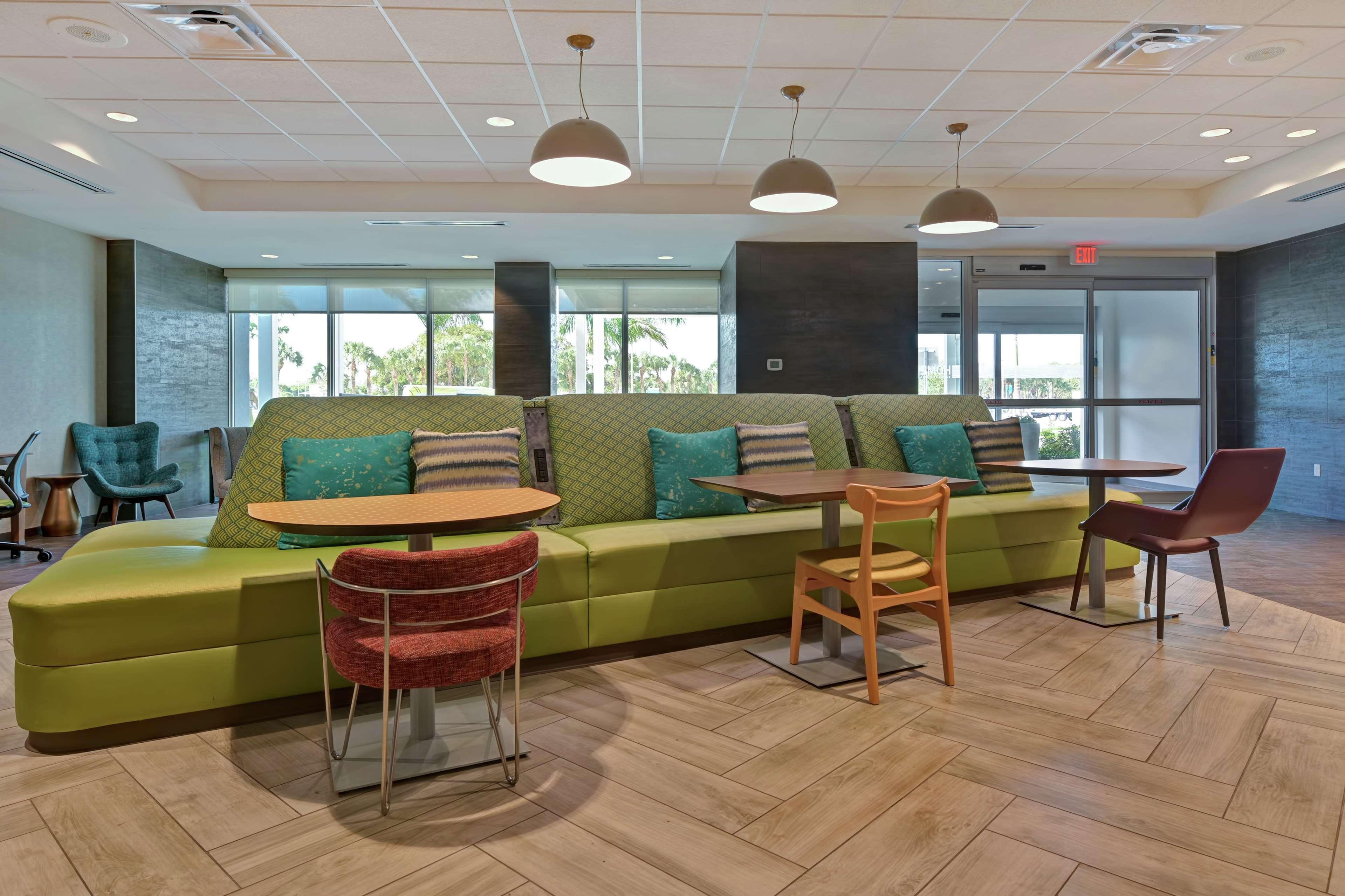 Home2 Suites By Hilton West Palm Beach Airport Cloud Lake Экстерьер фото