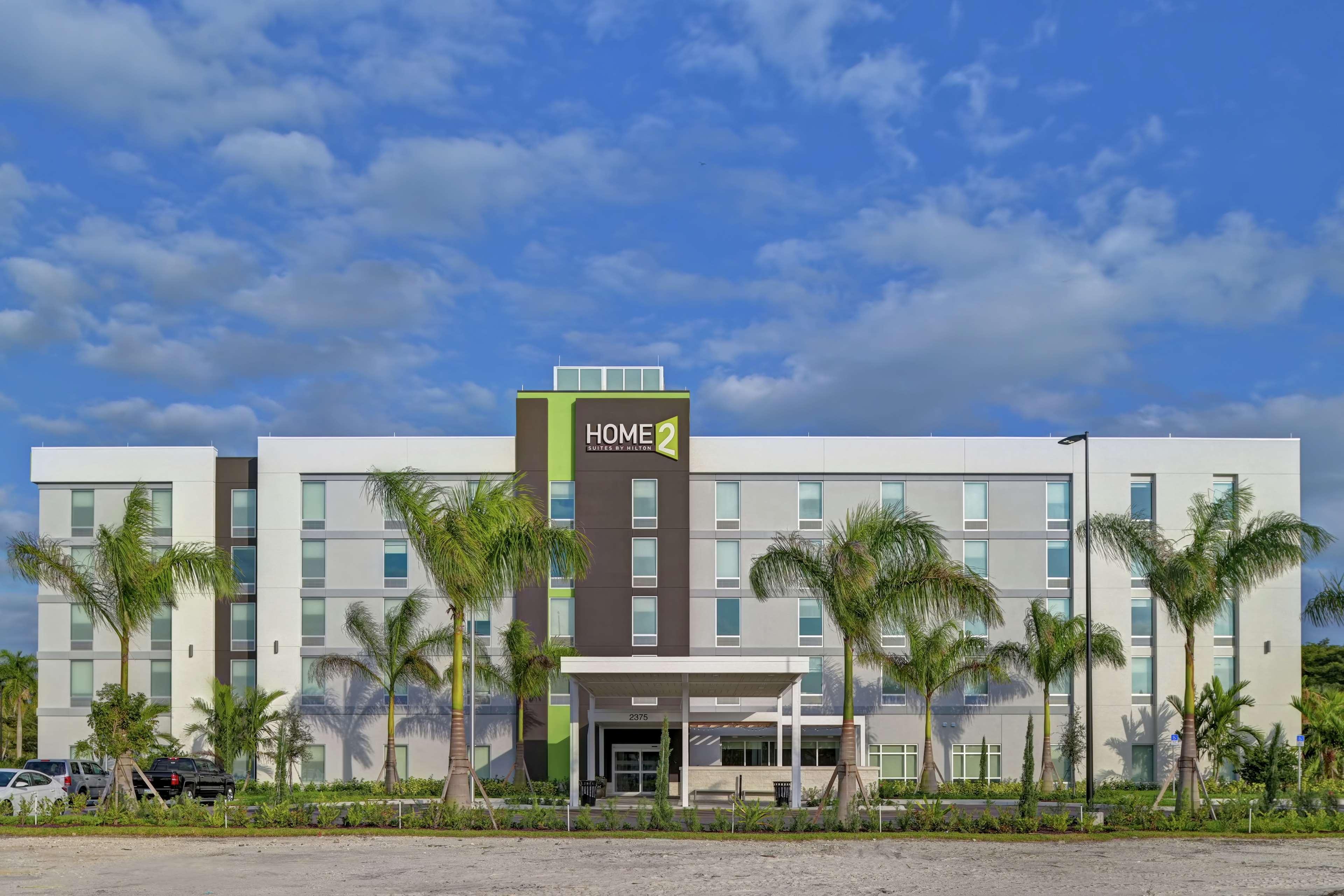 Home2 Suites By Hilton West Palm Beach Airport Cloud Lake Экстерьер фото