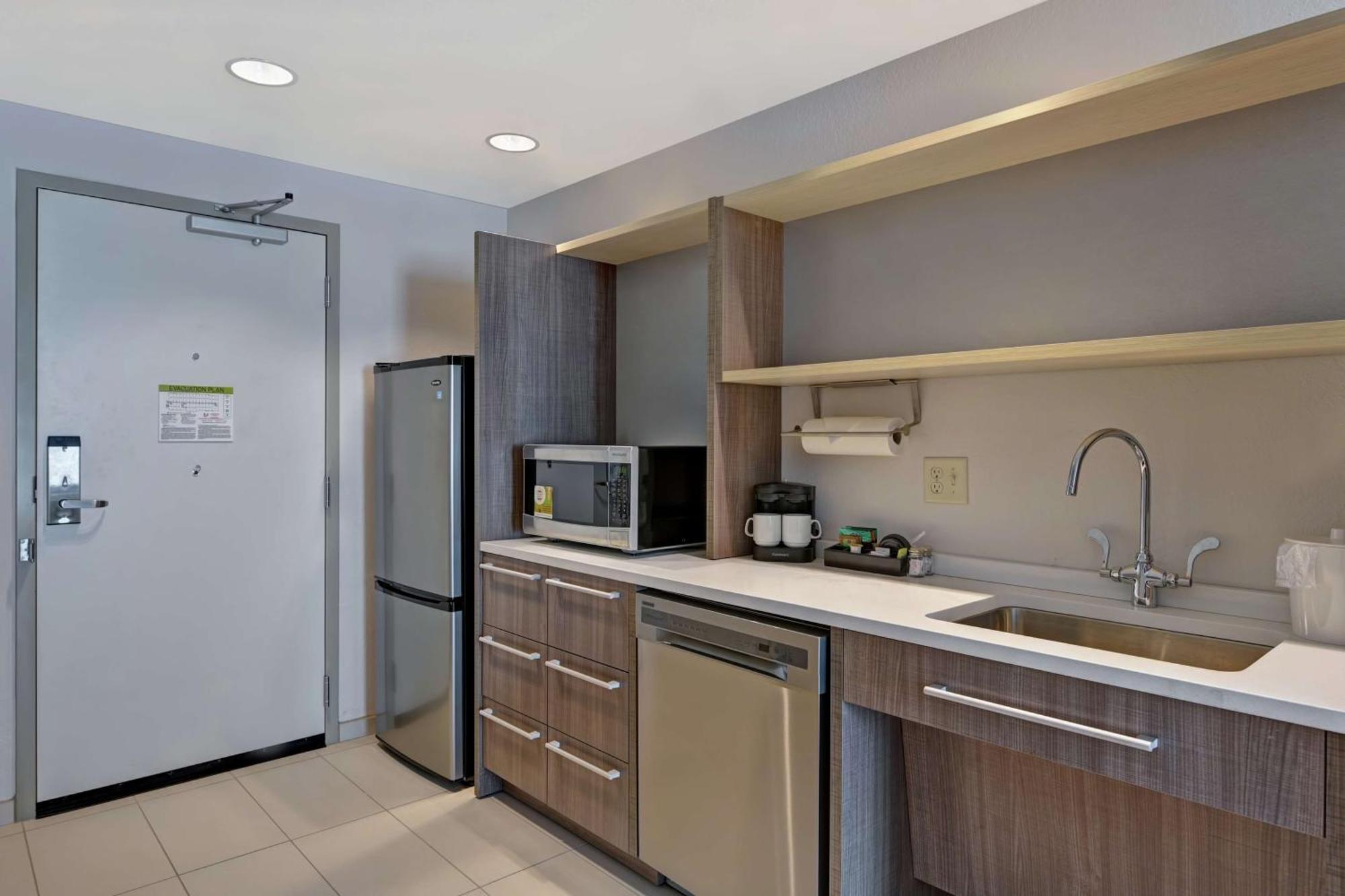 Home2 Suites By Hilton West Palm Beach Airport Cloud Lake Экстерьер фото