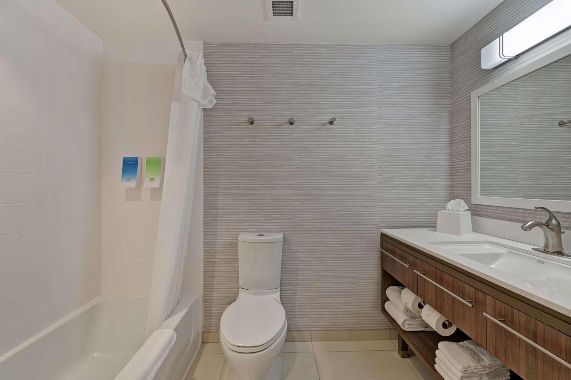Home2 Suites By Hilton West Palm Beach Airport Cloud Lake Экстерьер фото